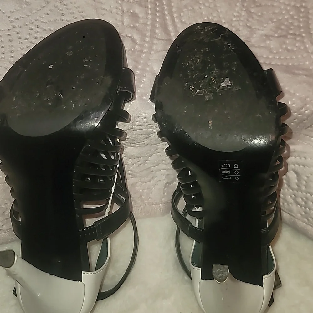 Calvin Klein Heels size 7 - Picture 4 of 6